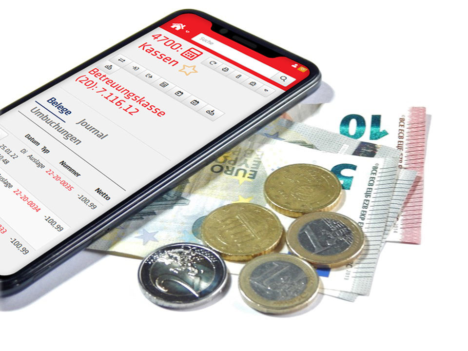 Ein Smartphone, dessen Bildschirm die Software MIA® Vermögenssorge der Firma INSIGMA zeigt. Daneben liegen Euro-Münzen und Geldscheine.